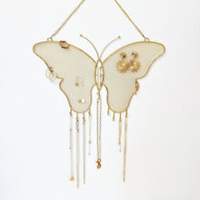 Charger l&#39;image dans la galerie, Porte bijoux mural papillon doré
